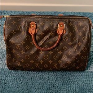 Authentic Louis Vuitton Large Speedy Handbag (35)